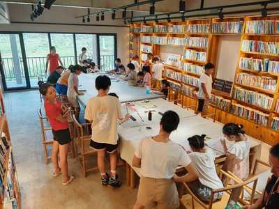 書寫未來，童心書韻——洪開橋村緣溪書院舉辦文化藝術交流活動